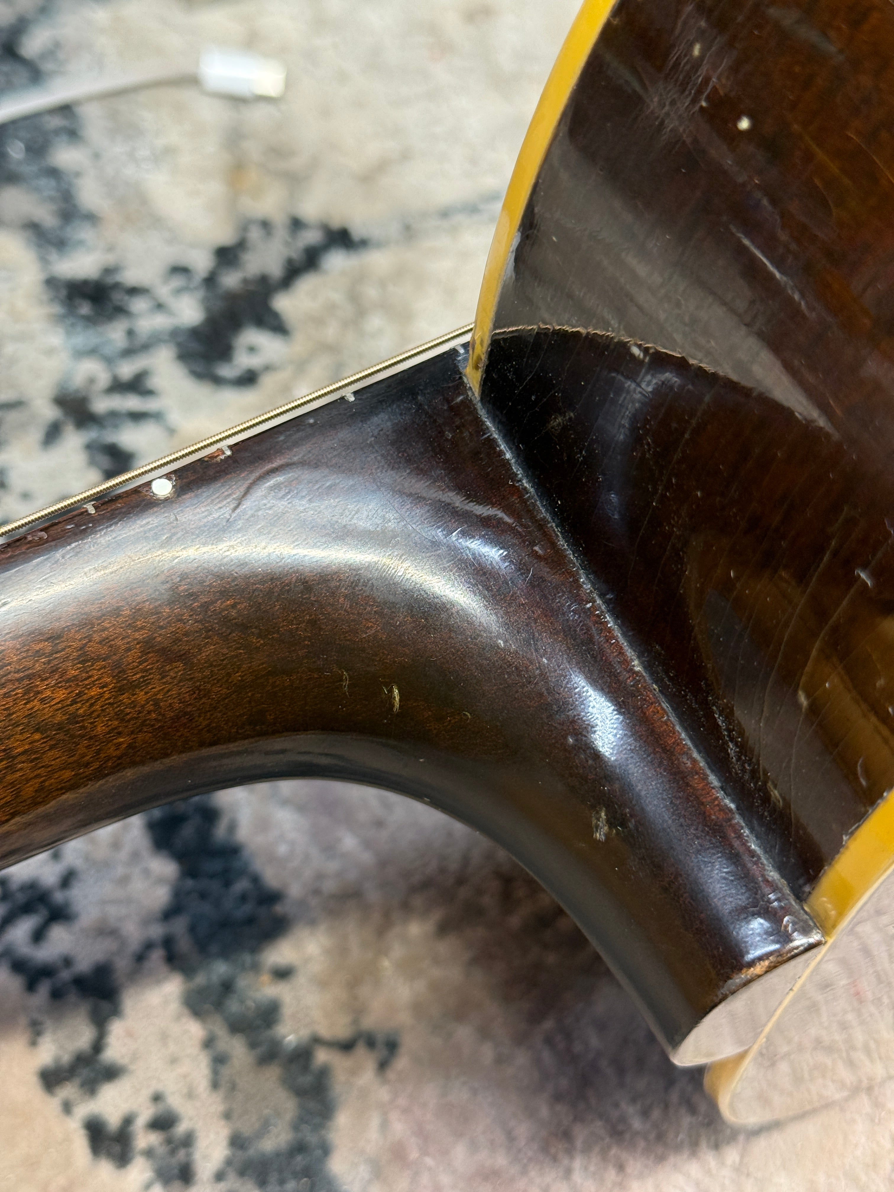 1943 Gibson LG-2 Bannerhead