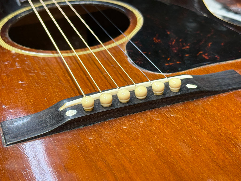 1943 Gibson LG-2 Bannerhead