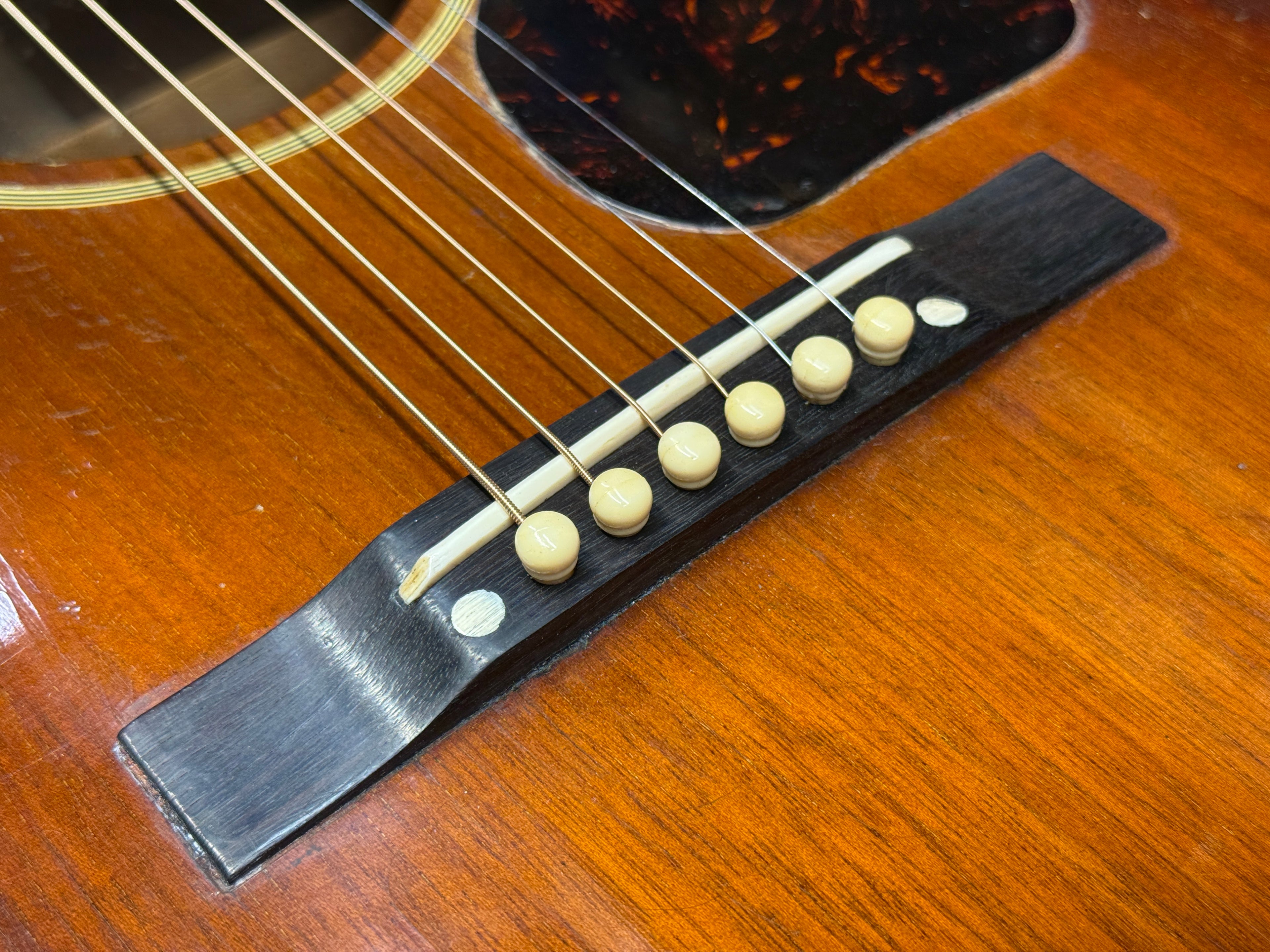 1943 Gibson LG-2 Bannerhead