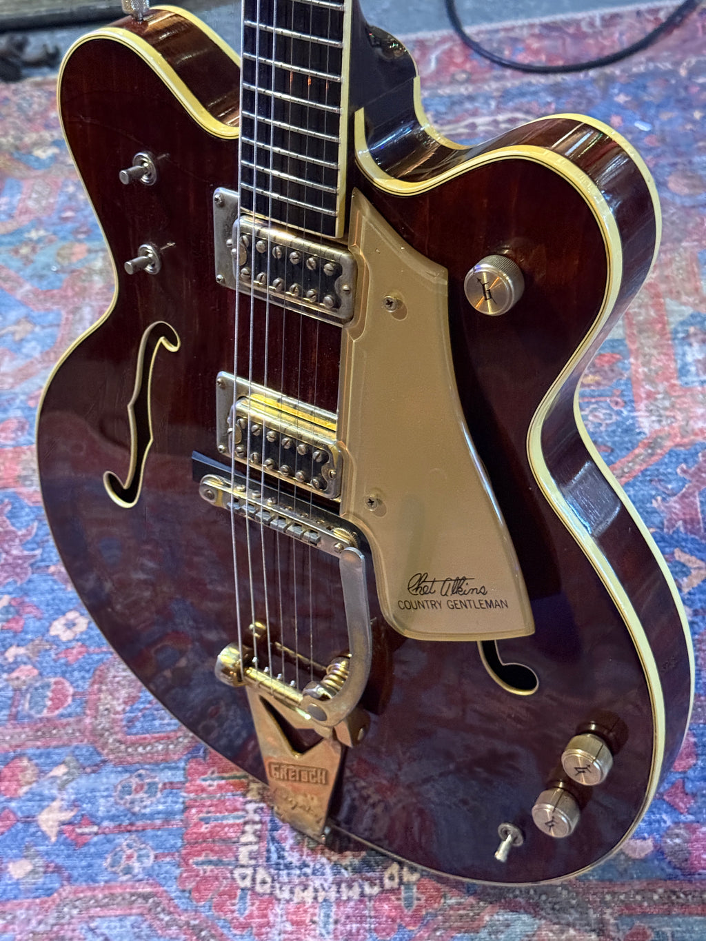 1974 Gretsch 7670 Chet Atkins Country Gentleman - Walnut Brown
