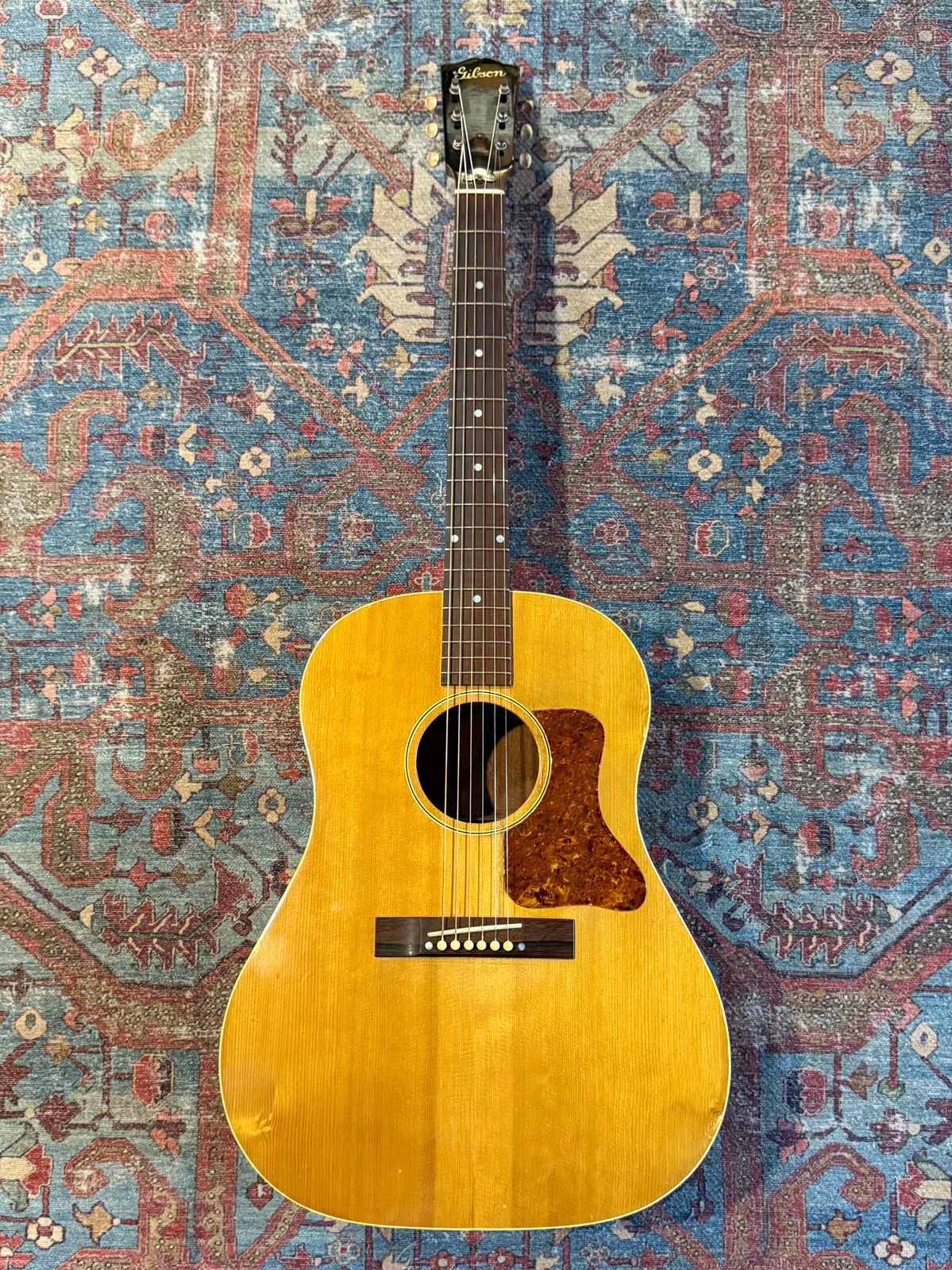 1941 Gibson J-35 - Natural